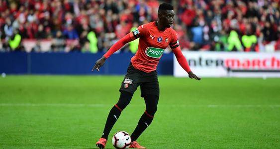  法甲黑马昂热五轮不败，冲击欧战席位势头强劲  